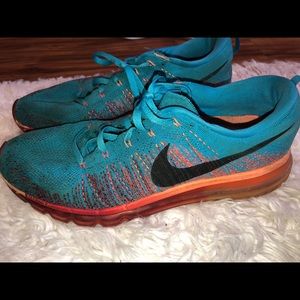 Men’s Nike tennis shoe size 13